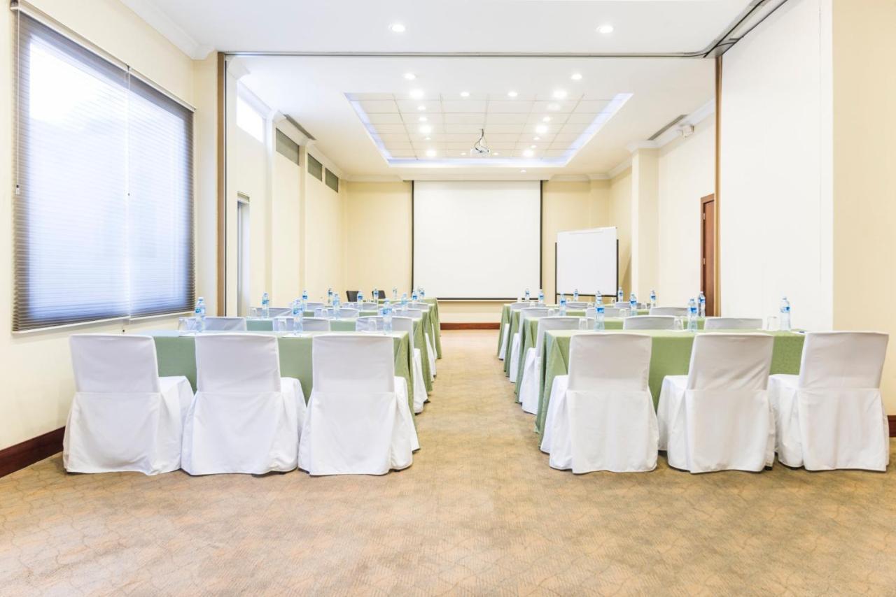 Express By Ihg 4*